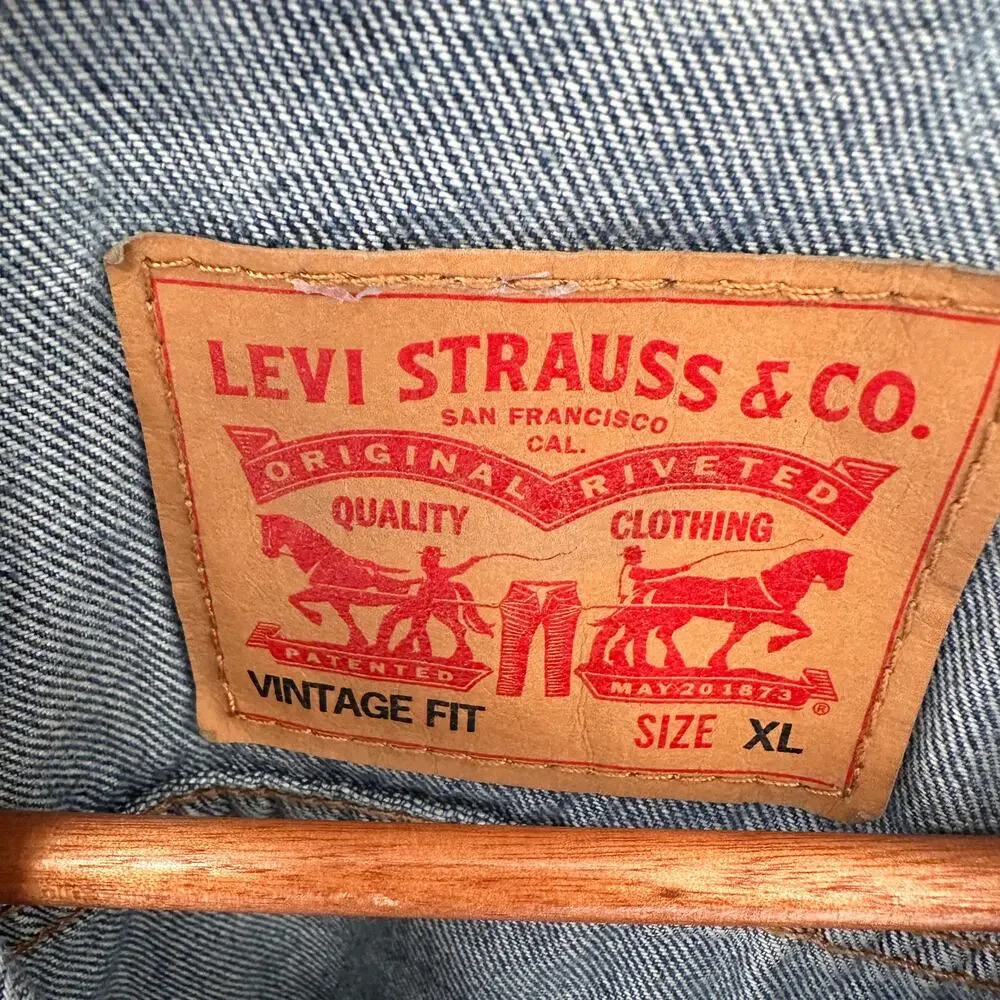 LEVI'S NWT Men's Vintage FIt Trucker Denim Jacket // XL - Picture 6 of 12